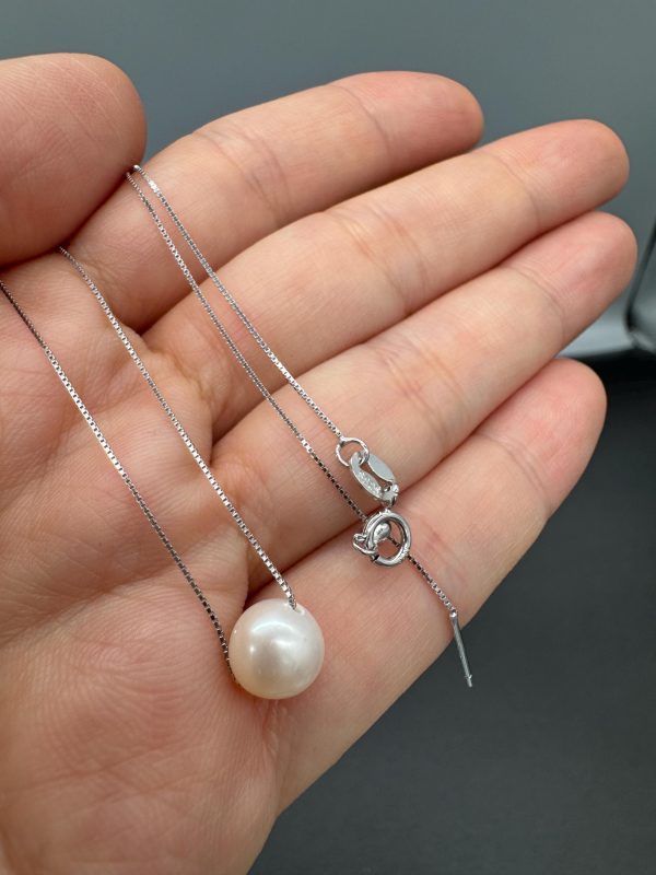 Freshwater Pearl Pendant Necklace: 925 Sterling Silver, Detachable Chain